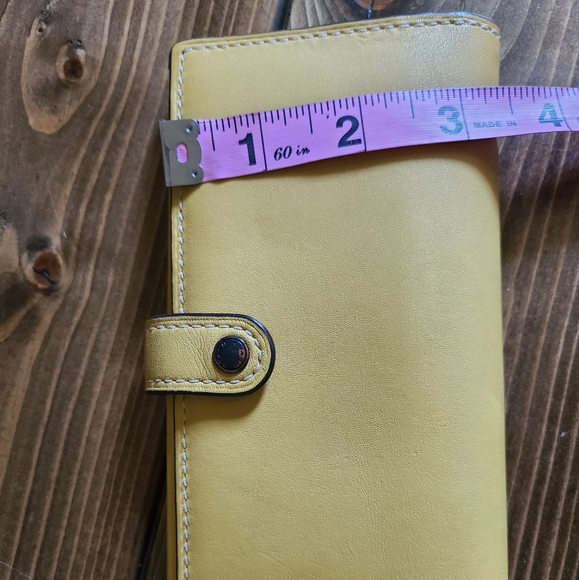Coach yellow glovetanned leather wallet 💛 - Picture 11 of 12